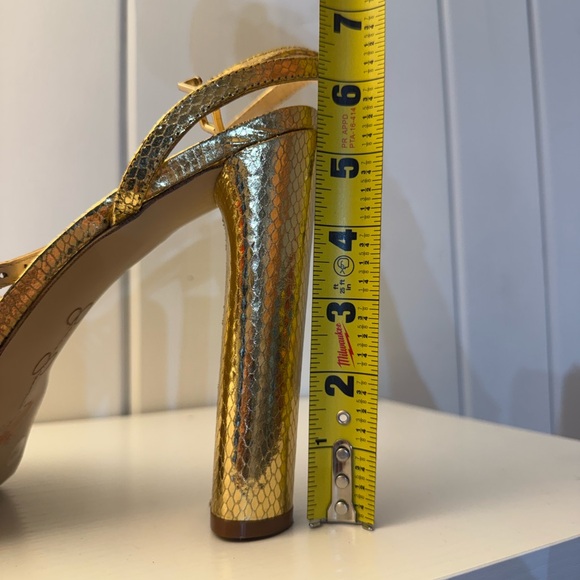 Jessica Simpson Gold Strappy Heels - Picture 6 of 7